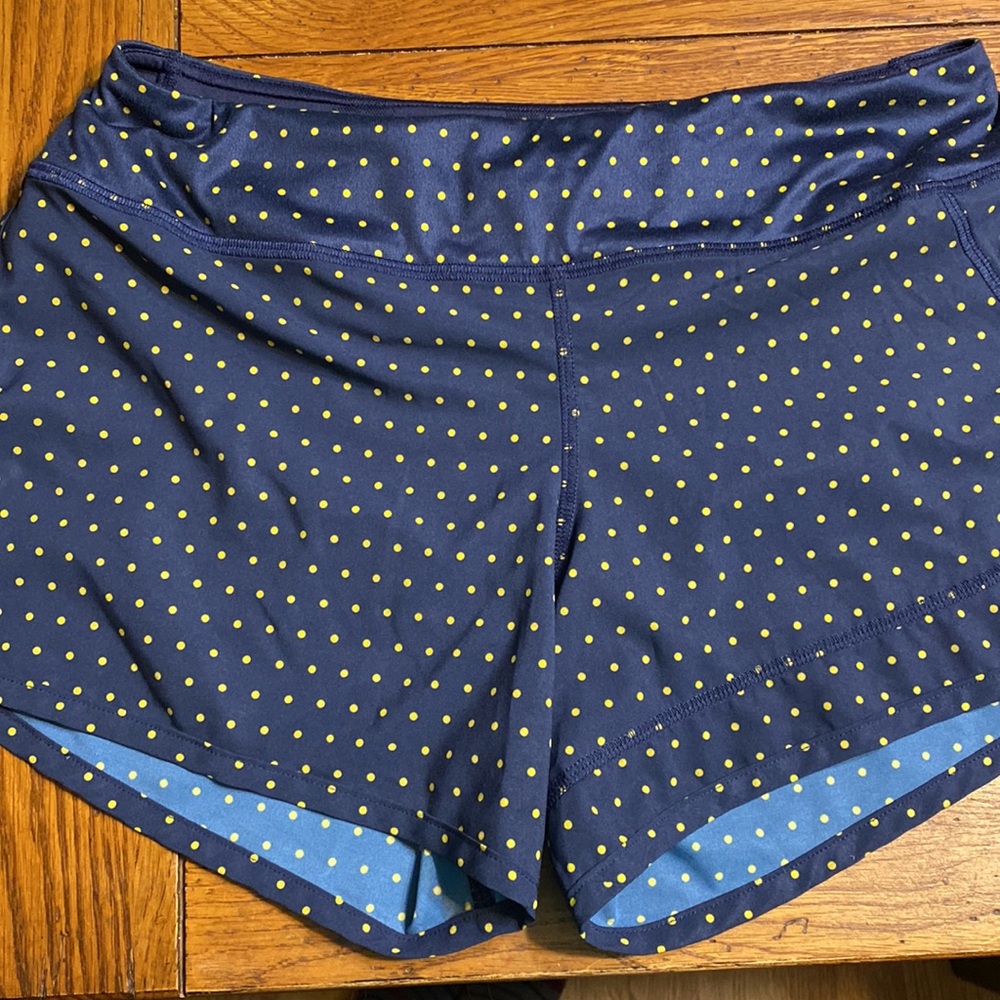 Run in rabbit hopper shorts medium